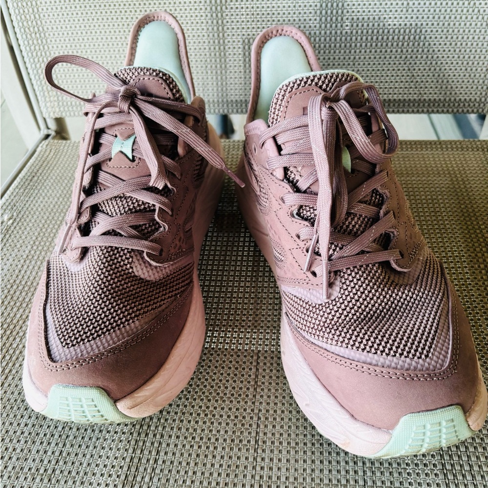 Hoka Anacapa 2 Freedom Trail Runner, easy slip-on and off. Like new